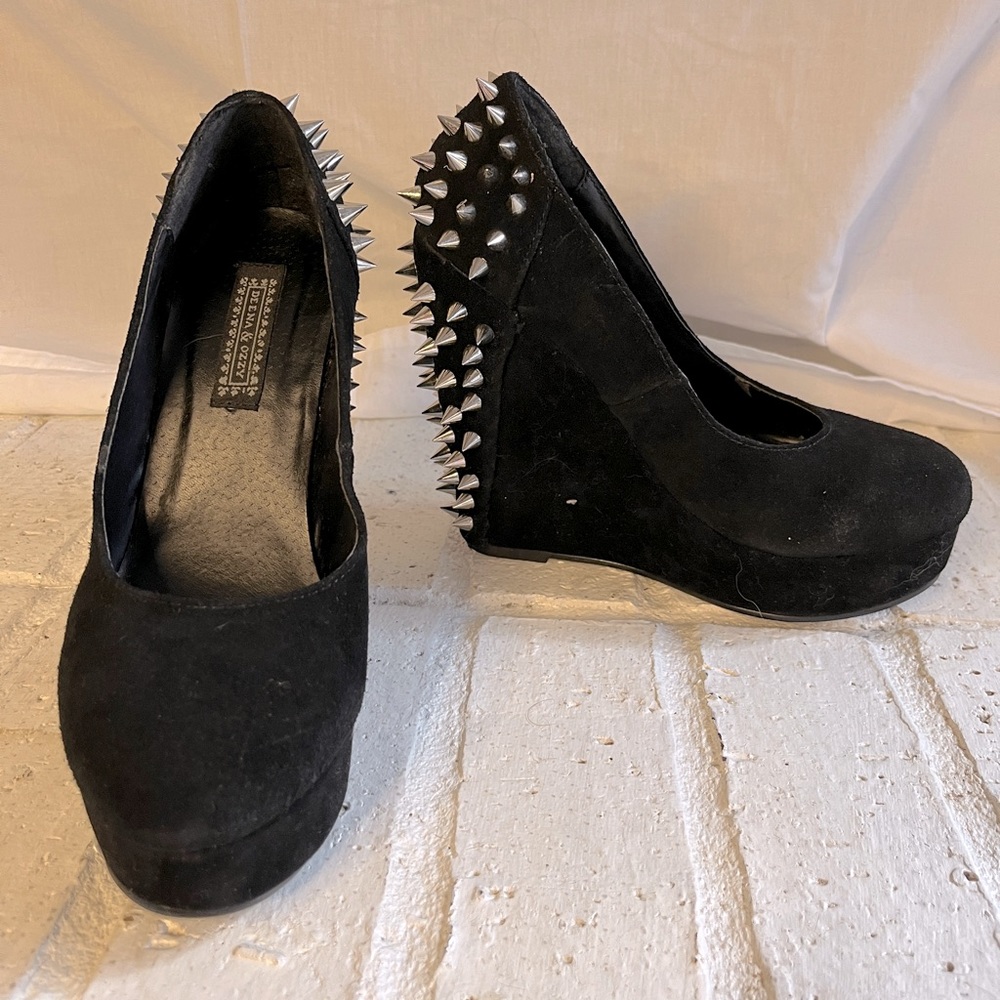 Deena & Ozzy, Black Leather Spiked & Studded Wedge, size 7